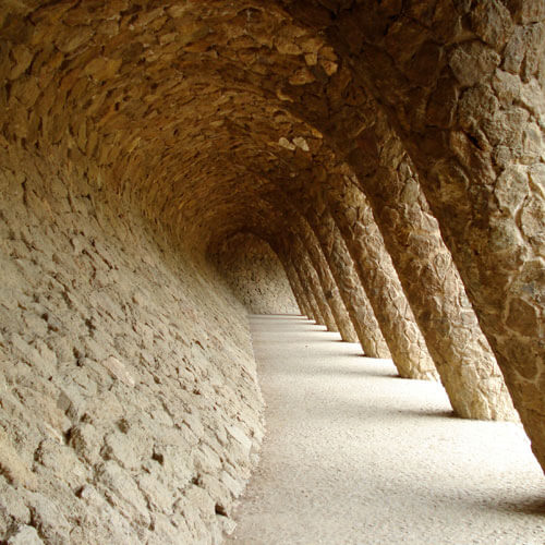 gli archi del Pak Guell a Barcellona
