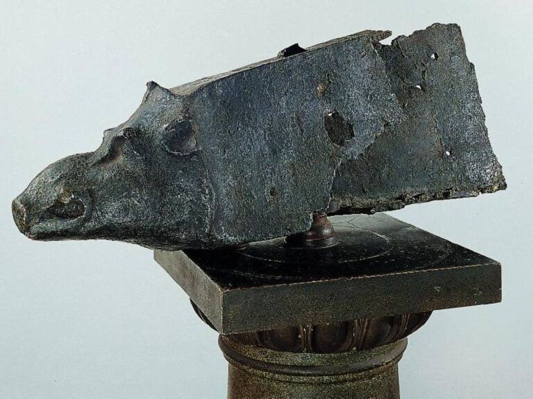 Rostro a testa di cinghiale di nave romana